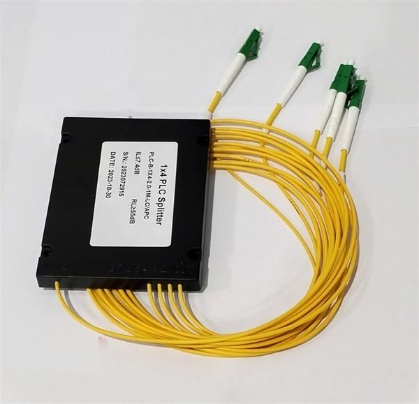 WiFiHW • PLC-CT-1x4-LC-APC-2.0 • Kazetový optický splitter (ABS box), 1x4 LC/APC 2,0 mm